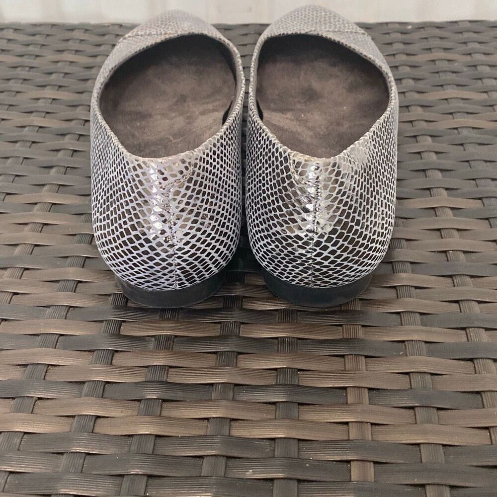 Vionic Caballo ballet flats in snake, print women’s size 8 - Picture 2 of 5